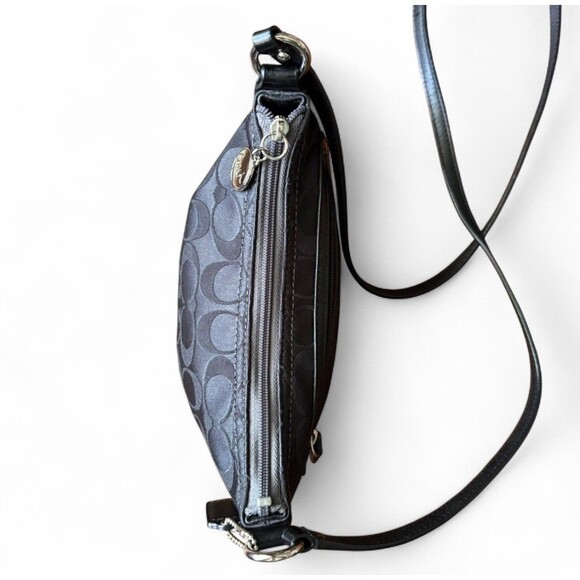 Coach Y2K Signature “C” Crossbody Swingpack Sateen Pleated Black Purse Classic - Picture 9 of 16